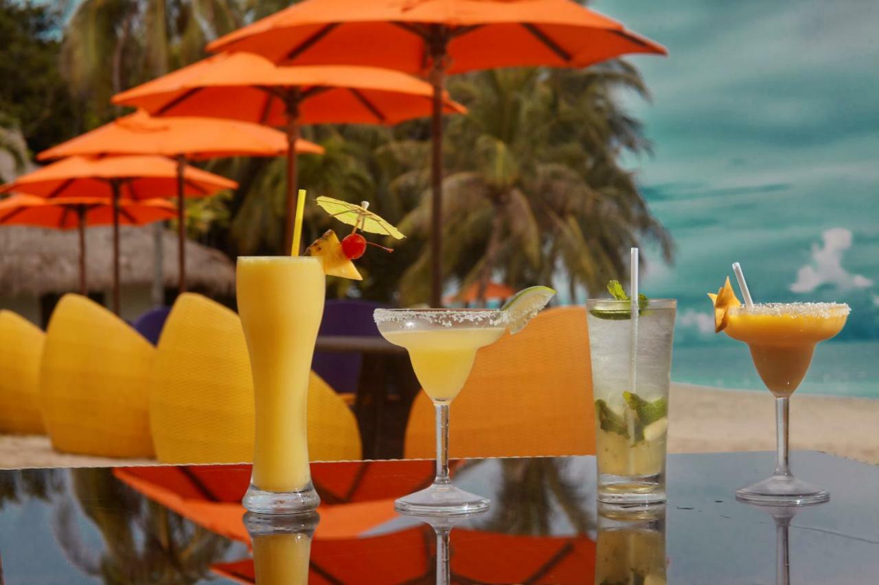 فندق ساوث بالمز ريزورت بانغلاو بنغلاو المظهر الخارجي الصورة A selection of cocktails