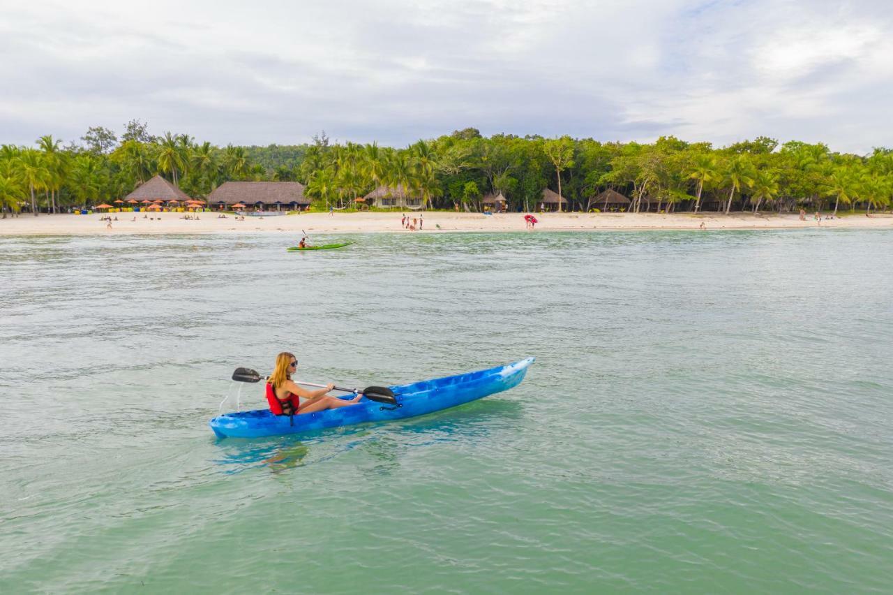 فندق ساوث بالمز ريزورت بانغلاو بنغلاو المظهر الخارجي الصورة Kayaking at the beach