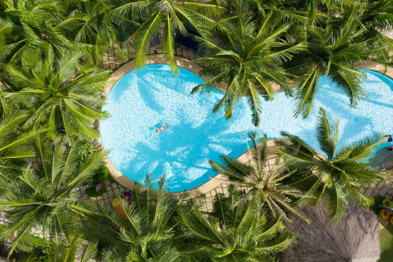 فندق ساوث بالمز ريزورت بانغلاو بنغلاو المظهر الخارجي الصورة Aerial view of the swimming pool